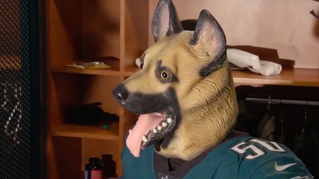 Philadelphia Eagles: Chris Long explains 'underdog' mask - BBC Sport