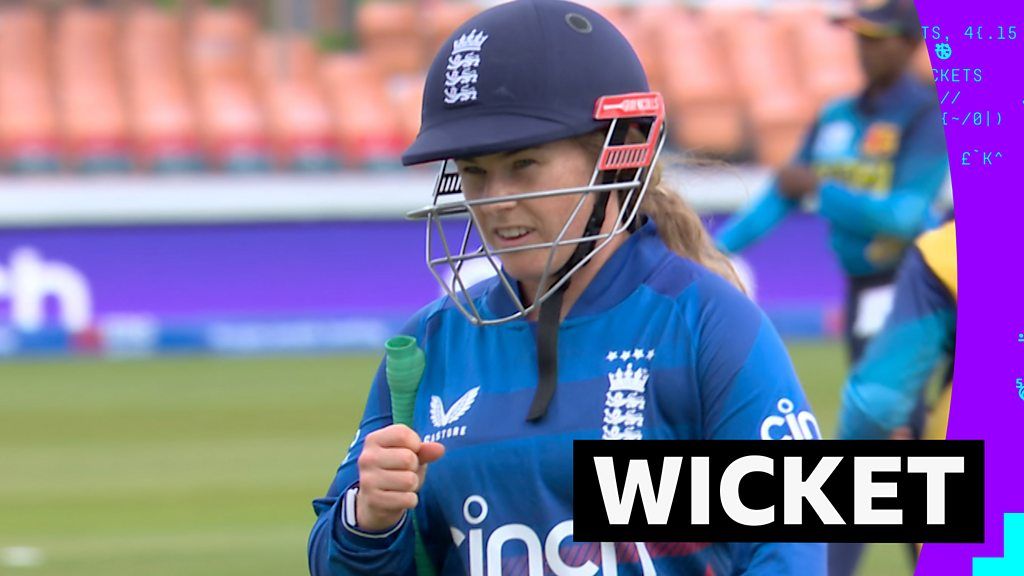 England wobble early as Beaumont goes after five balls