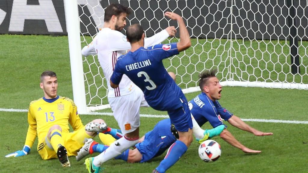 Giorgio Chiellini scores for Italy