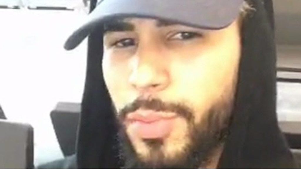 YouTube star Adam Saleh 'kicked off' Delta Air Lines flight BBC News