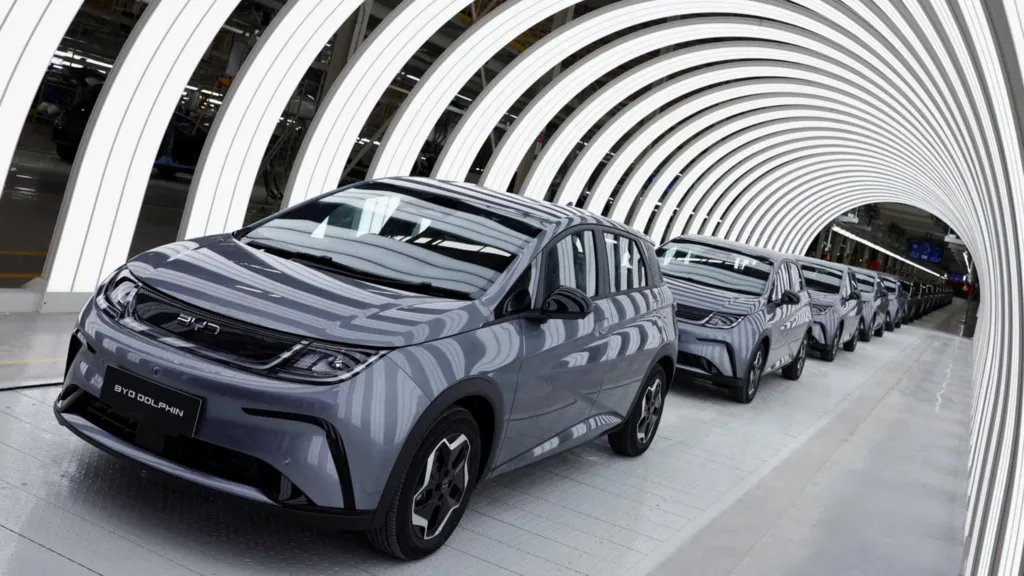 China Tesla rival BYD signs $1bn Turkey plant deal (3 min)