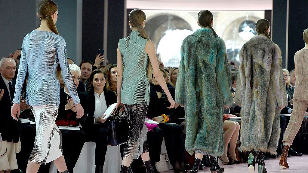 gear Ørken Displacement Christian Dior and Gucci owners drop super-skinny models - BBC News