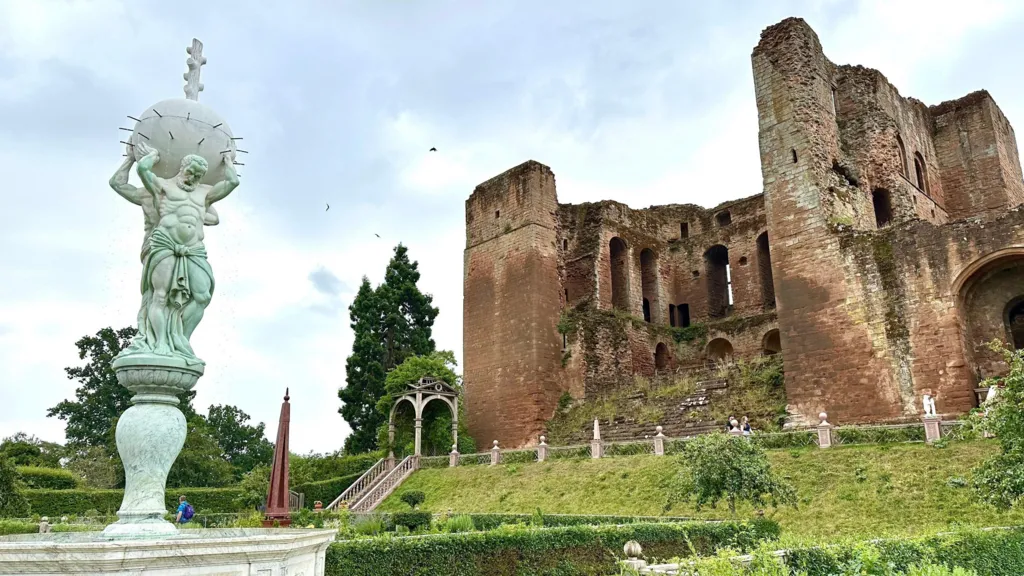 La policía acordonó el castillo tras el hallazgo de un «objeto».