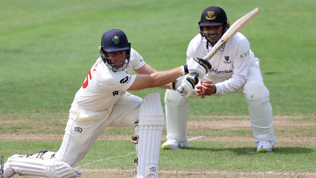 Chris Cooke in action for Glamorgan