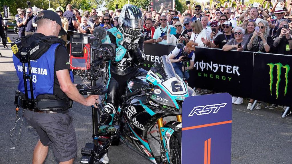Dunlop wins the 2023 Superbike race