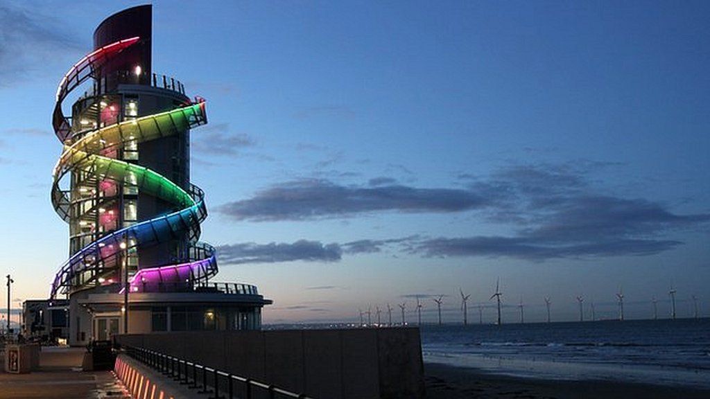 Redcar Beacon closed after youths climb over safety barriers BBC News