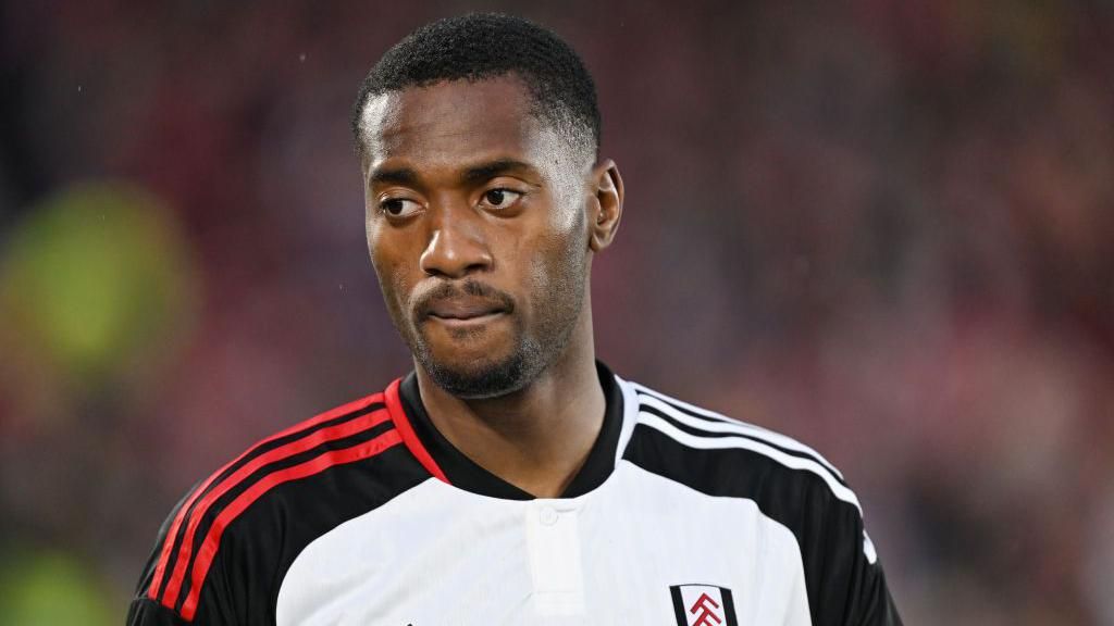 Tosin Adarabioyo: Man Utd and Newcastle want Fulham defender - BBC Sport