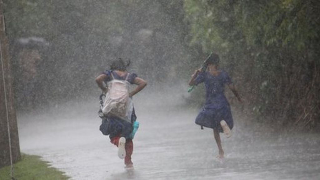 Cyclonic storm Sitrang heading for Bangladesh coast - BBC Weather