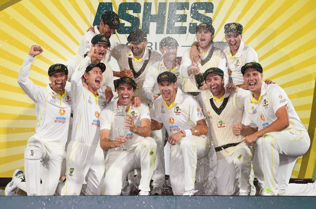 Australia celebrate 2021/2022 Ashes win