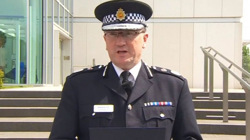 Manchester attack: Off-duty police officer killed in bombing