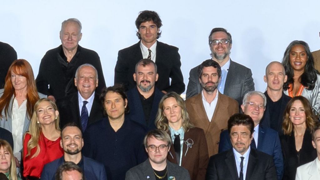 Jacob Elordi and Stellan Skarsgård pictured in the back row of the Oscars class photo
