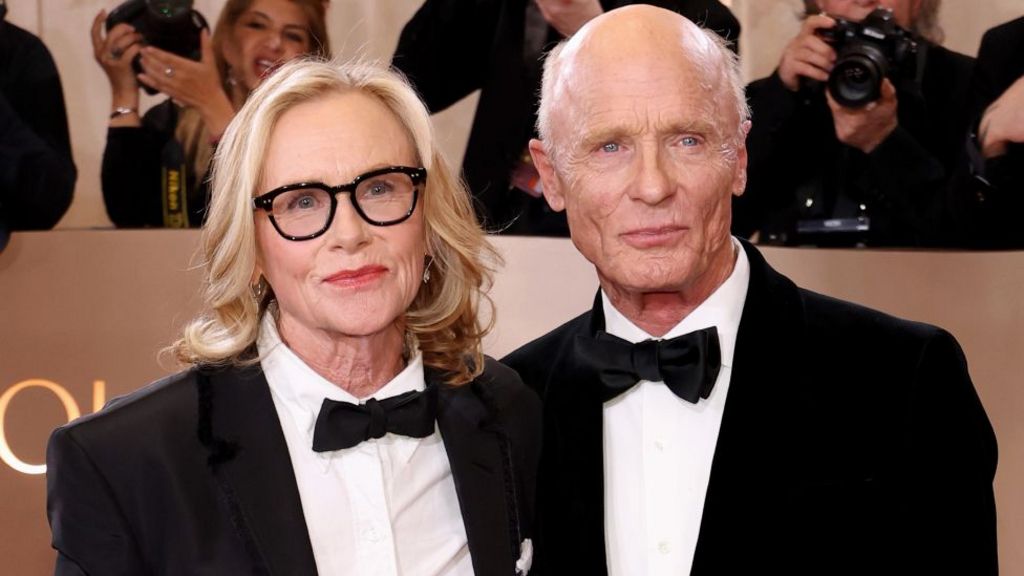 Amy Madigan and Ed Harris attend the 83rd Annual Golden Globe Awards at The Beverly Hilton on January 11, 2026 in Beverly Hills, California.