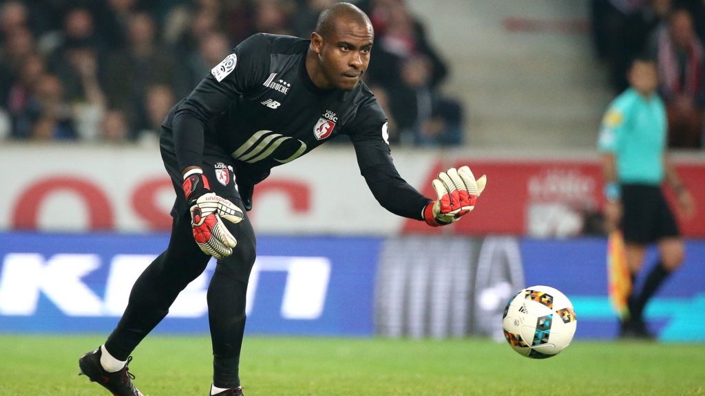 Vincent Enyeama: Nigeria keeper wants to play again - BBC Sport