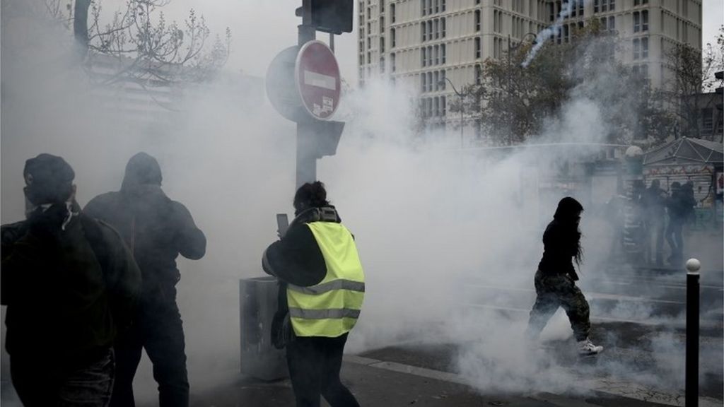 Gilets Jaunes Anger Of Yellow Vests Still Grips France A