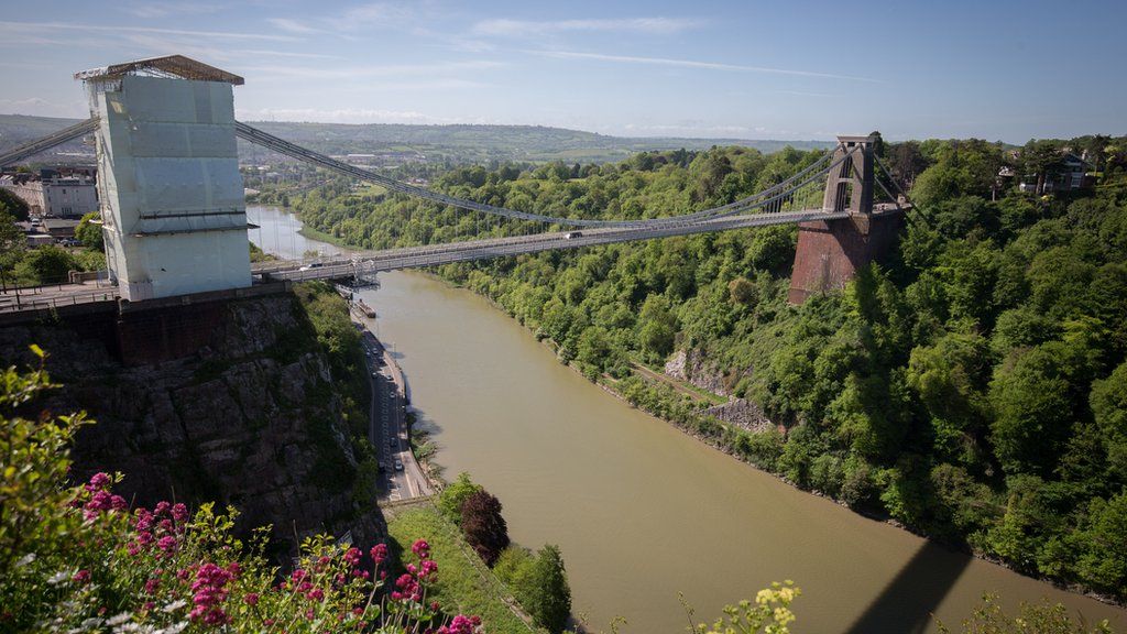 Clifton Suspension Bridge closes for restoration work BBC News