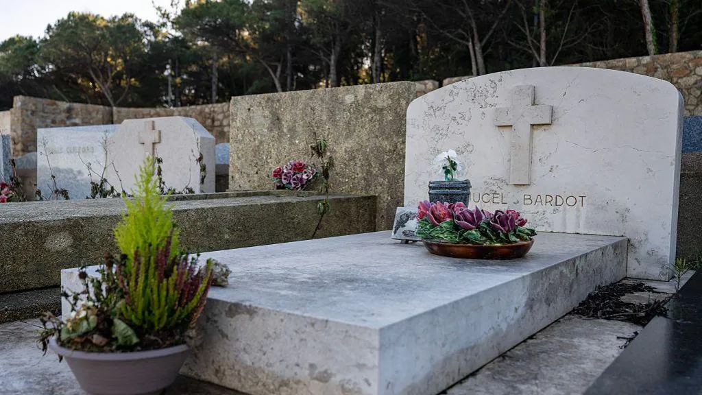 The Bardot family graves in the marine cemetery in Saint-Tropez, MIGUEL MEDINA/AFP