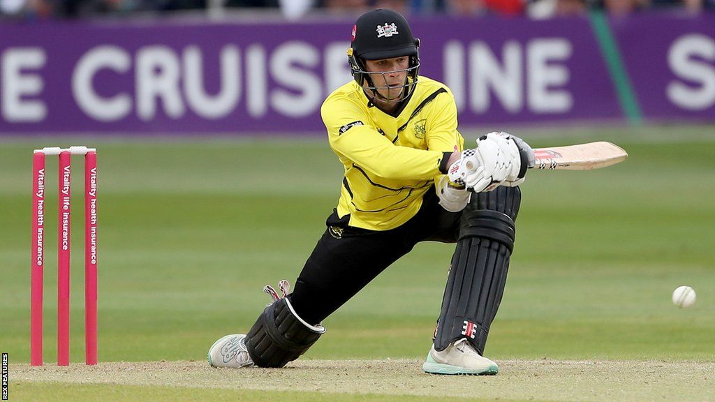 Ollie Price bats for Gloucestershire