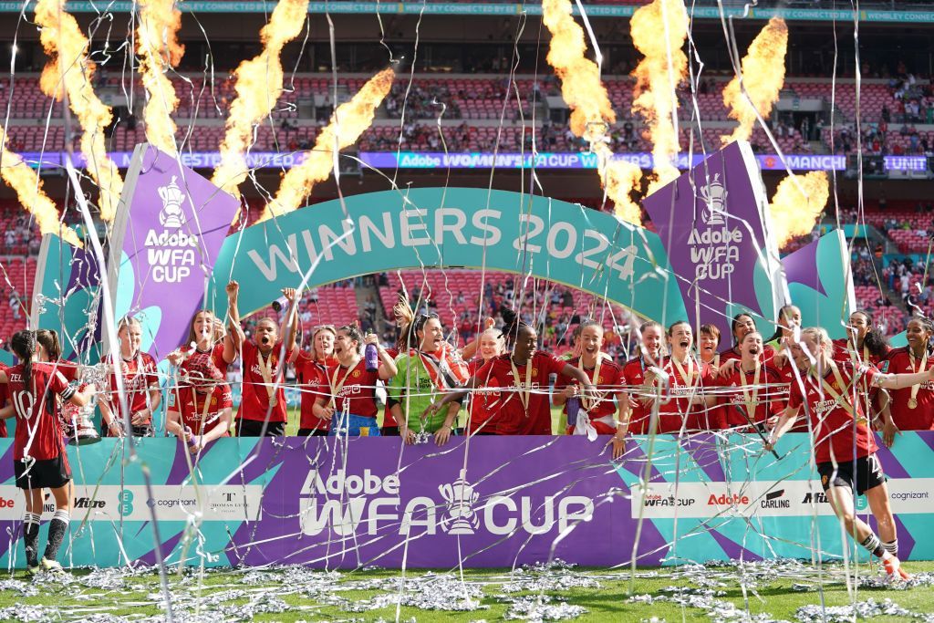 Manchester United lift the trophy at Wembley