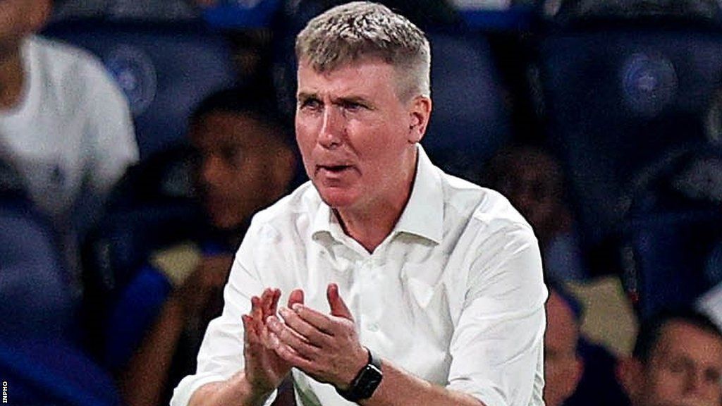 Stephen Kenny tries to rally his players during the 2-0 defeat at the Parc des Princes