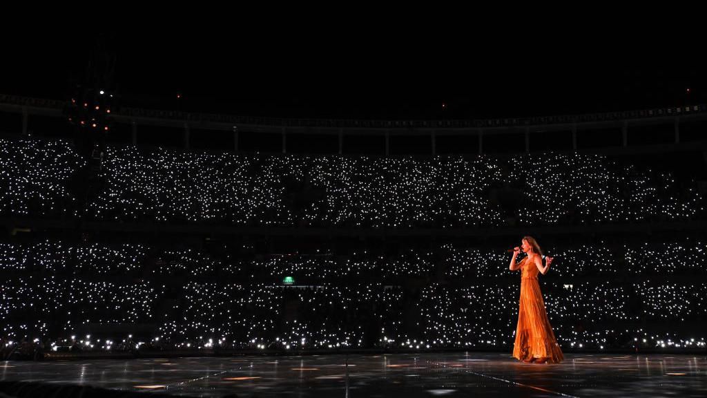 Taylor Swift sings for enormous Eras Tour crowd