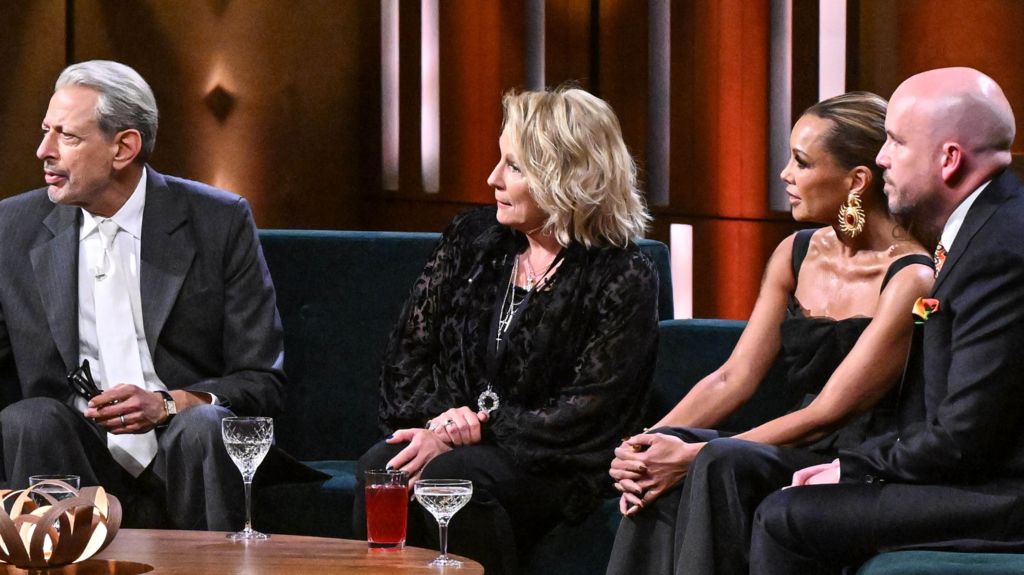 Jeff Goldblum, Jennifer Saunders, Vanessa Williams and Tom Allen sitting left to right on the sofa while on the show 