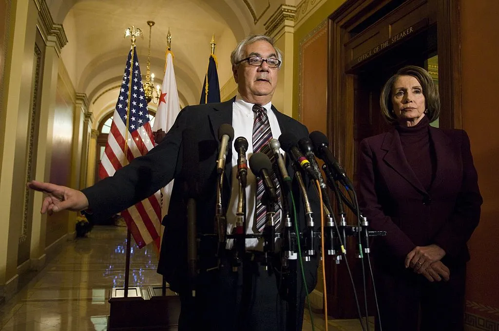 Barney Frank: Uno de los primeros congresistas estadounidenses abiertamente homosexuales fallece a los 86 años.