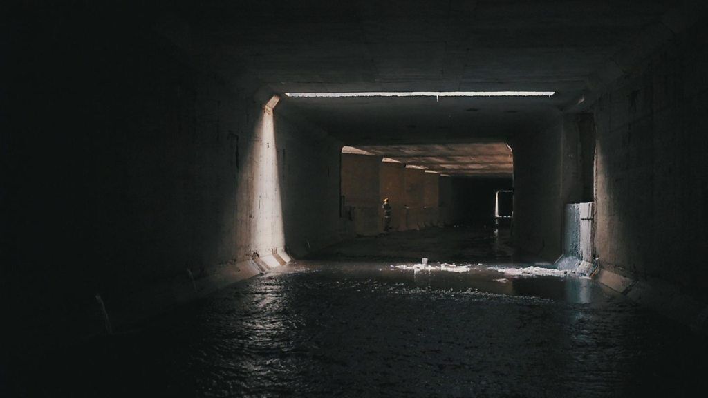 Water tunnel beneath US-Mexico border in Nogales