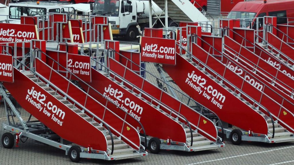 Airline Jet2 Com Announces 200 Jobs In Scotland Bbc News