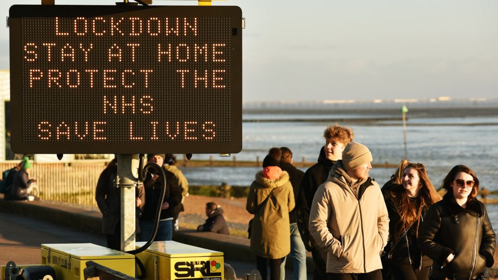 Lockdown sign at Southend, Essex