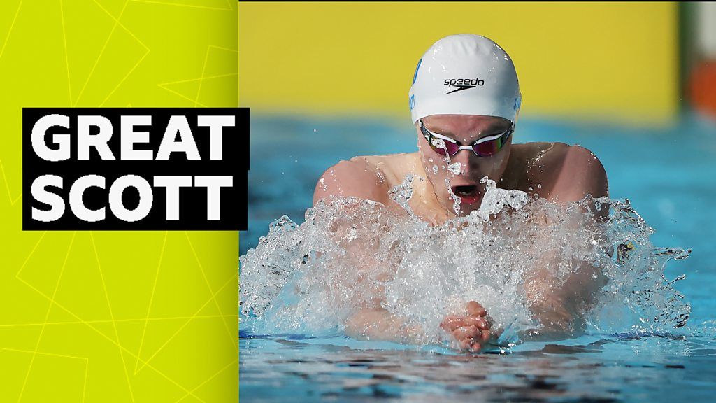 Commonwealth Games 2022: Scotland's Duncan Scott beats England's Tom Dean to 200m gold