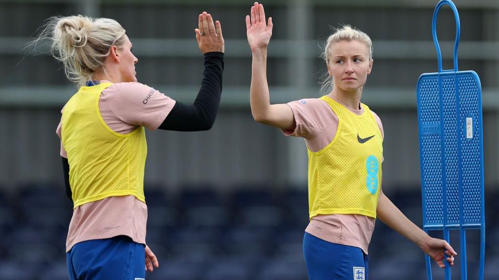 Millie Bright and Leah Williamson in training