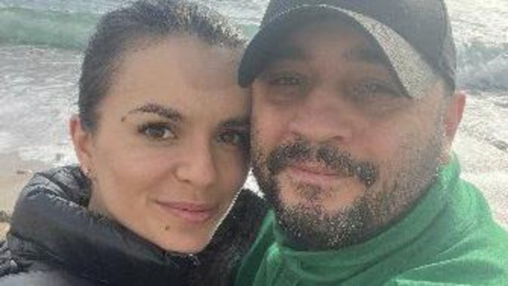 Vanya Gaberova pictured in a selfie with Biser Dzhambazov on a Montenegro beach
