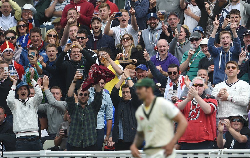 Mitchell Johnson being taunted by England fans at Edgbaston in 2015
