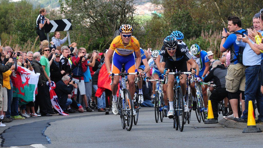 Lars Boom and Geraint Thomas on Caerphilly Mountain