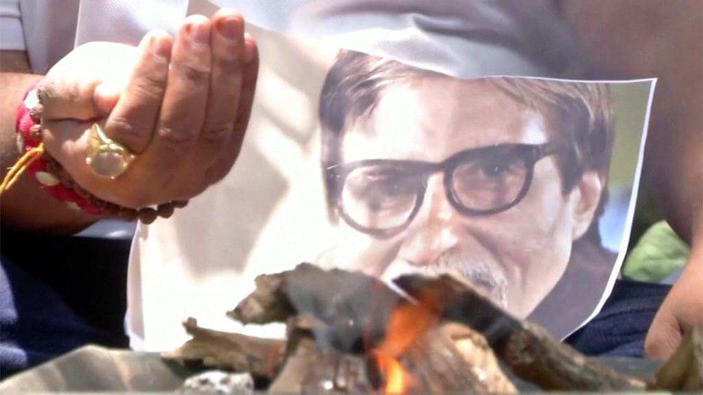 Fans conducting a fire ritual for Amitabh Bachchan's health