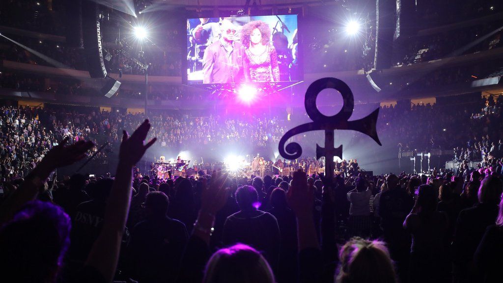 Fans at the Prince tribute concert