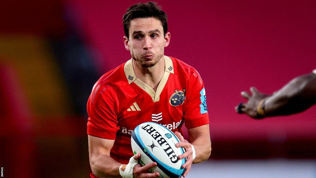 Joey Carbery in action for Munster