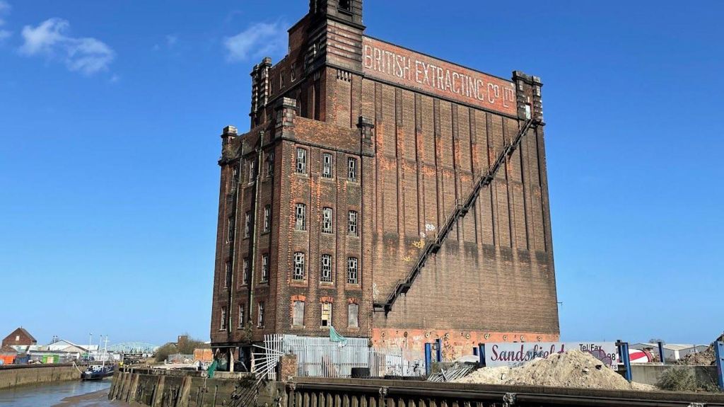 The former British Extracting Company silo