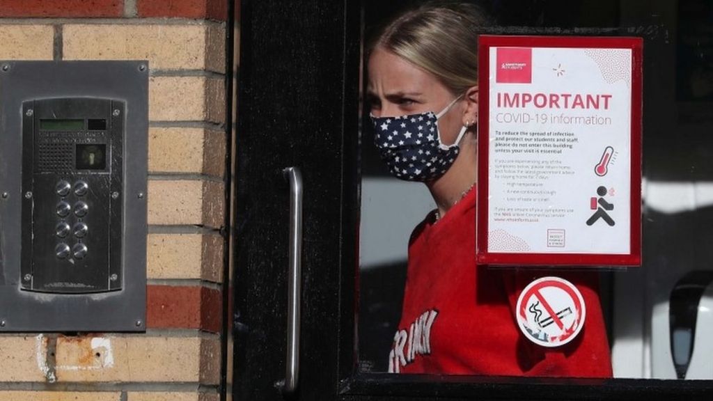 Covid in Scotland 'Struggling' students told they can return home BBC News