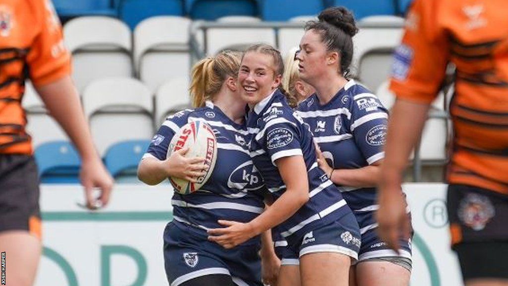 Warrington Wolves secure comeback win and Featherstone Rovers dominate in Women's Super League matches.
