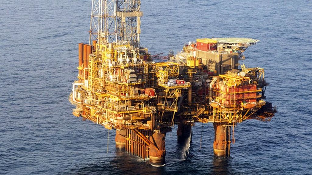 Gas Leak Shuts Brent Charlie North Sea Platform - BBC News