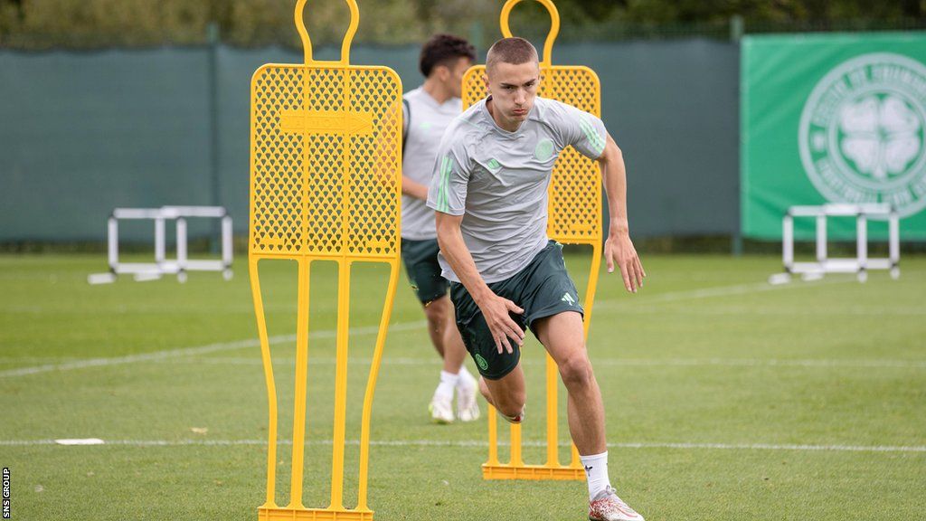 Gustaf Lagerbielke training with his new Celtic teammates