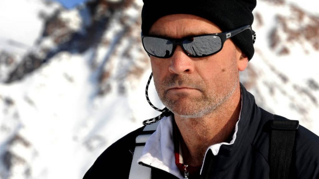 Explorer Henry Worsley dies in Antarctic crossing - BBC News