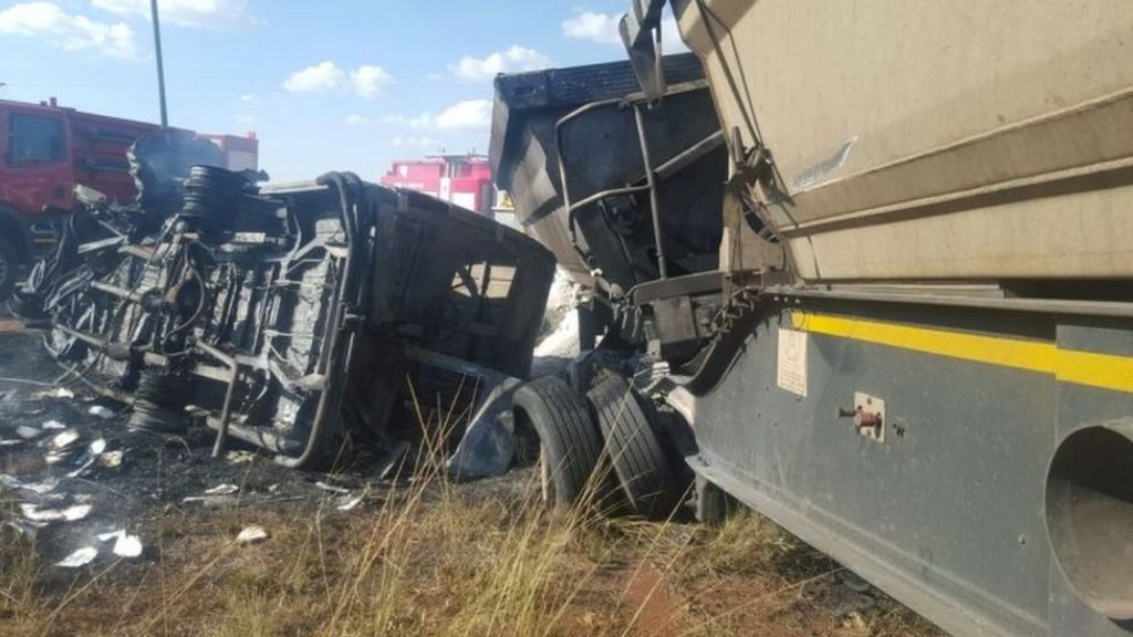 South Africa bus crash 'kills at least 19 children'