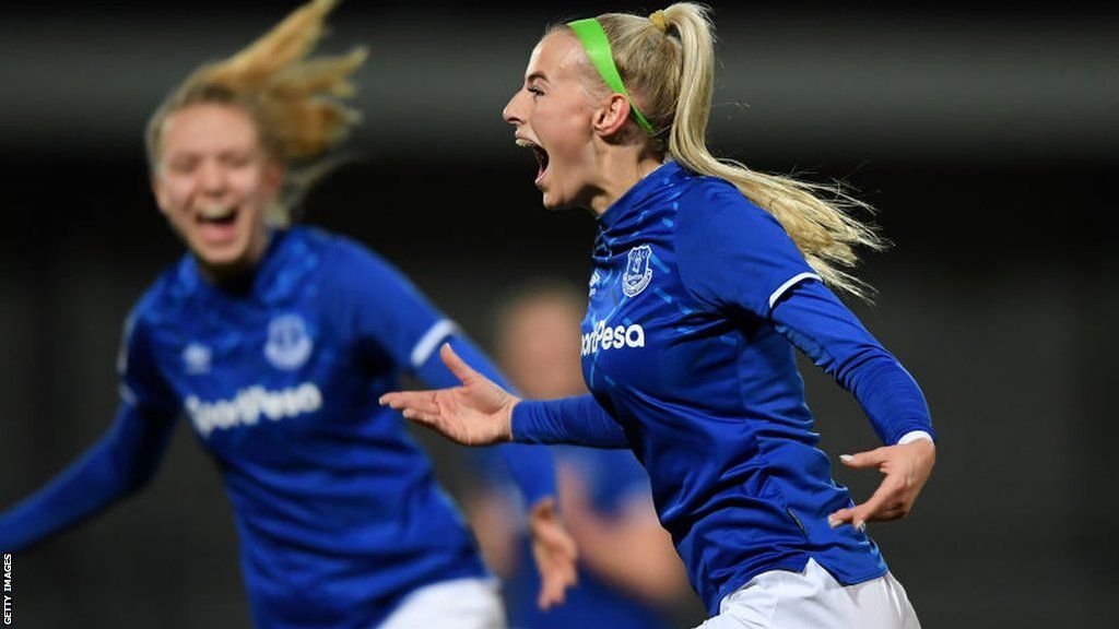 Chloe Kelly celebrating for Everton