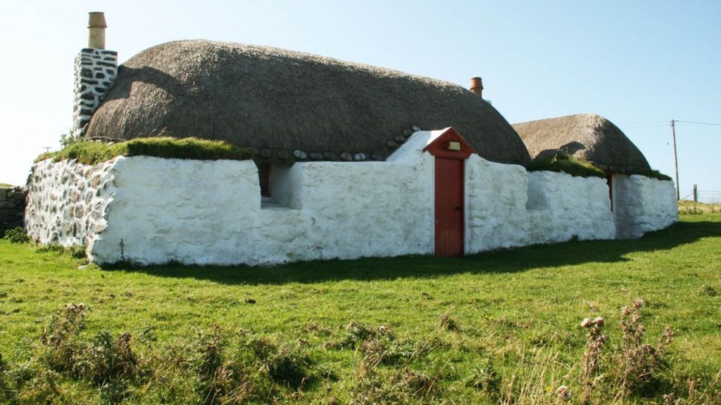 Thatched Roof Conference To Be Held At Culloden Battlefield Bbc News