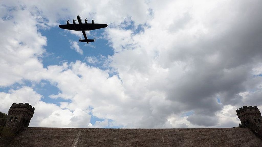 'Secret' Dambusters photos go under hammer