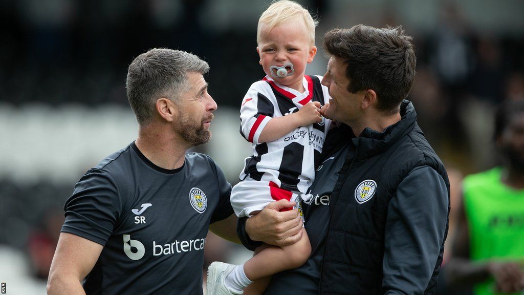 St Mirren manager Stephen Robinson and assistant Diarmuid O'Carroll