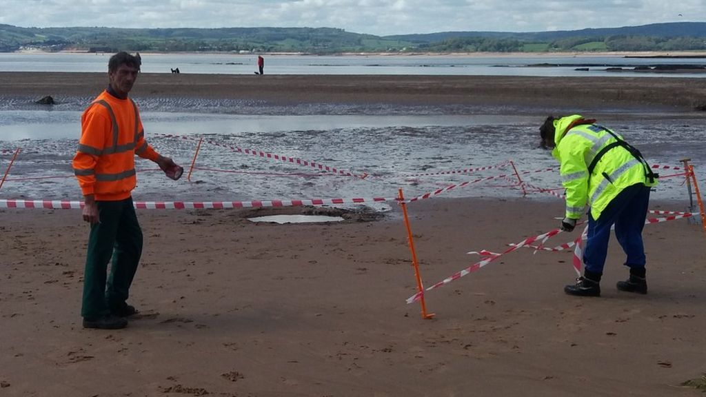 Boy, 3, rescued from sinkhole on Exmouth Beach in Devon