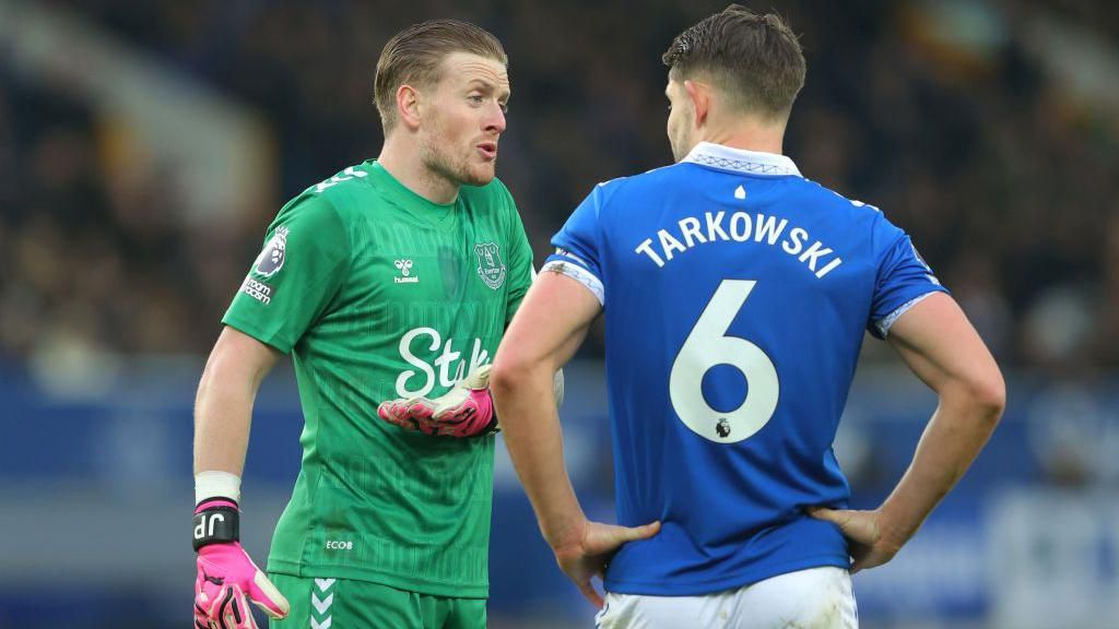 प्रिमियर लिग प्रोडक्सन-एभर्टन डिफेन्डर जेम्स तारकोव्स्क